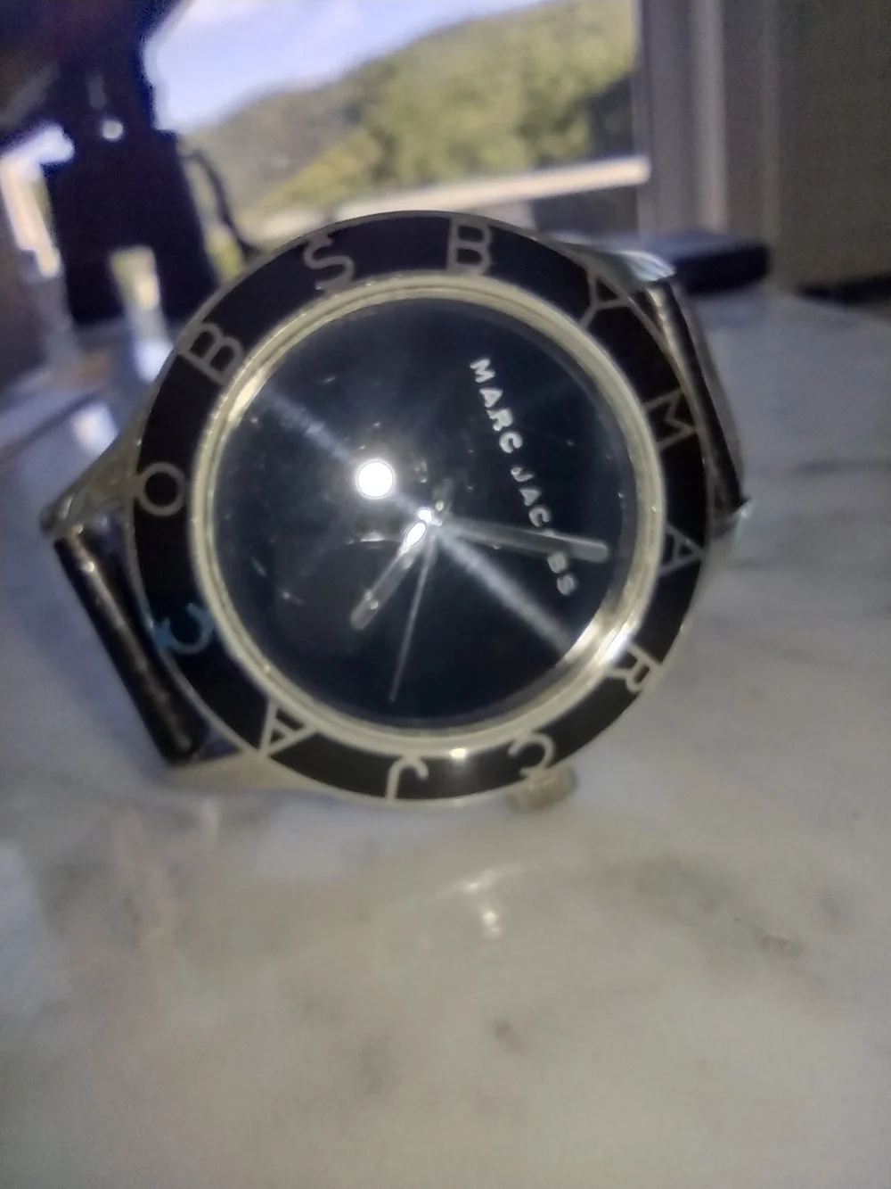 MARC JACOBS Black Round Logo Watch